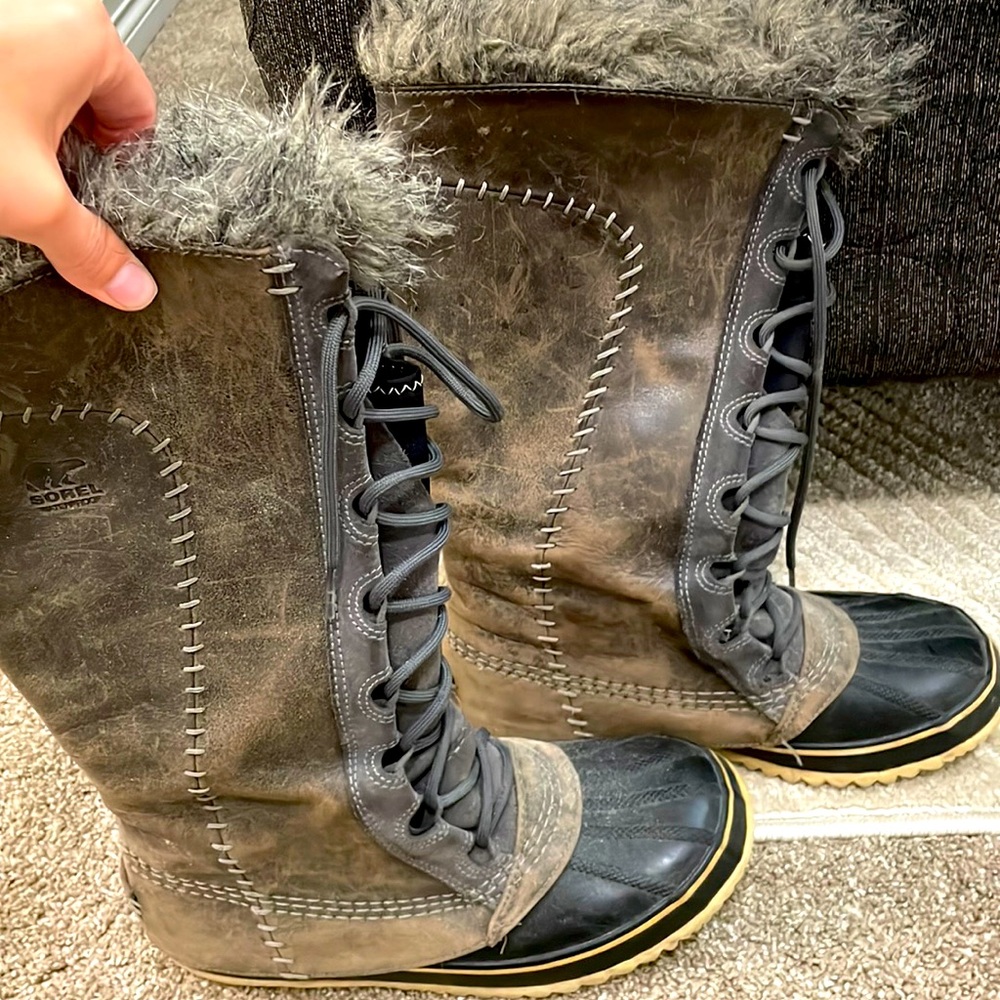 Sorrel leather winter boots size 8